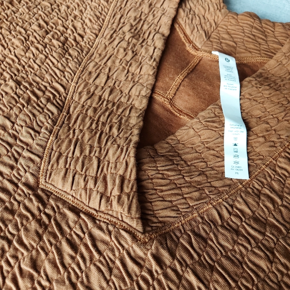 Lululemon Rippled V-Neck Pullover - Picture 5 of 10